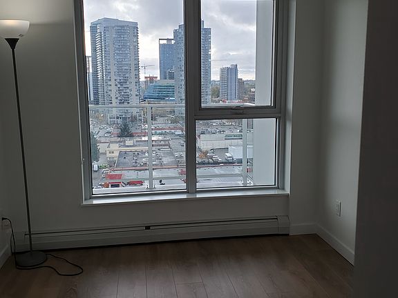 4th image of 13685 102nd Ave #1407