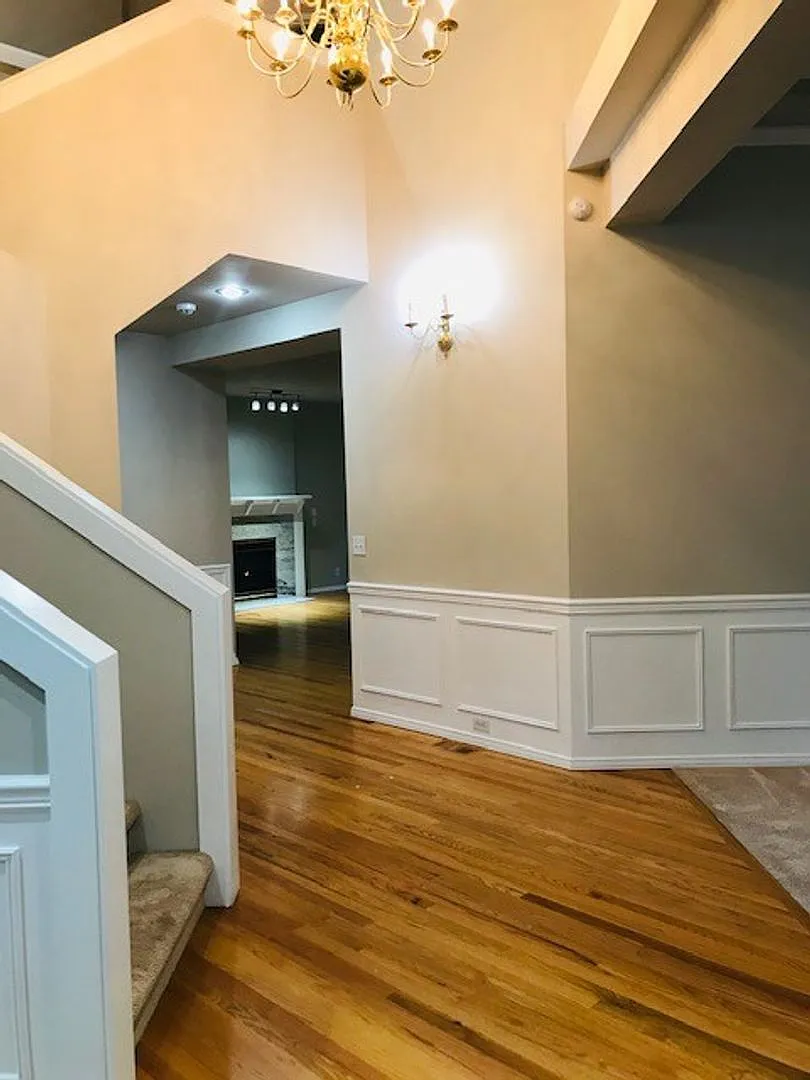Luxurious 4 Bed Sammamish Home! — Photo 3