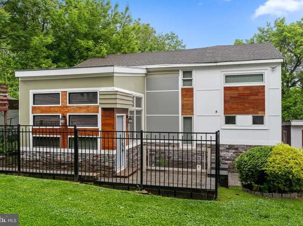 929 Sunset St, Trainer, PA 19061