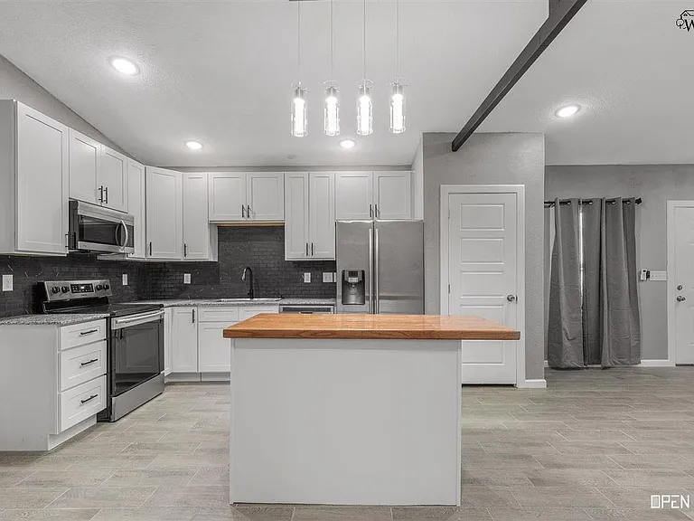 2805 Avenue I — Photo 10