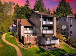 11230 NE 68th St APT C, Kirkland, WA 98033