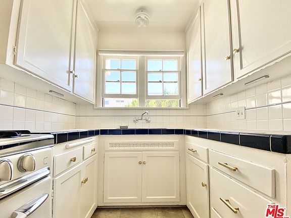 2nd image of 2254 N Beachwood Dr #1C