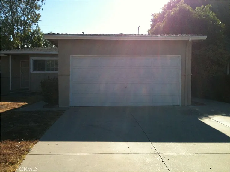 10406 Densmore Ave — Photo 2