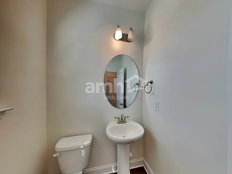 334 Elmhurst Dr — Photo 8