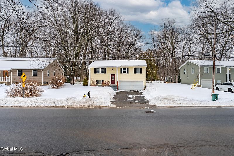 2nd image of 48 Hathorn Boulevard