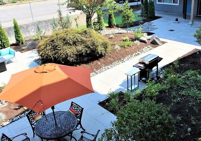 Azure Apartments — Photo 10
