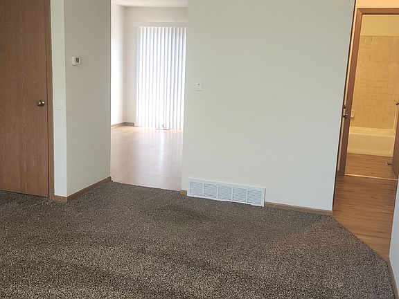 4th image of 1269 Getzelman Dr APT 2W