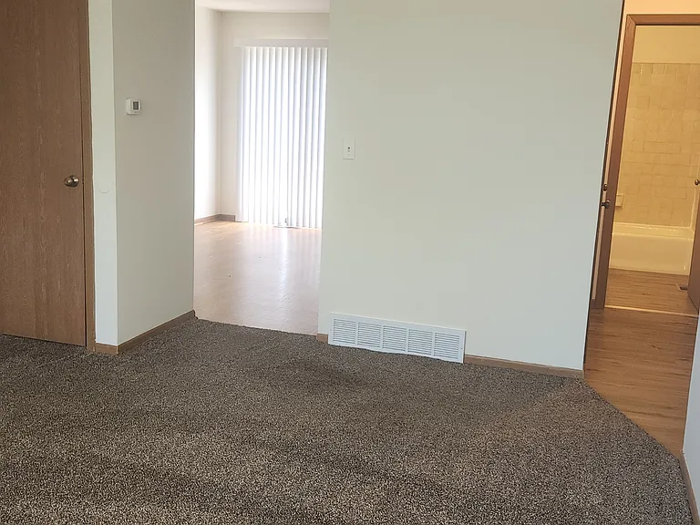 1269 Getzelman Dr #2W — Photo 4