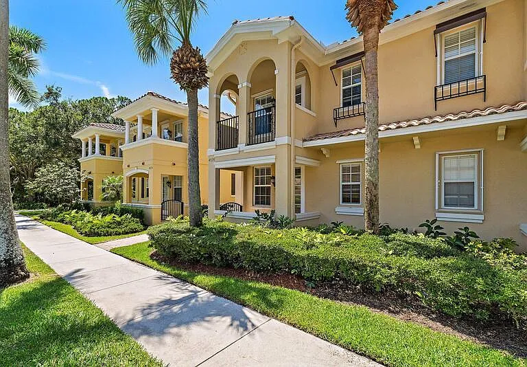 4526 Illicium Dr — Photo 1