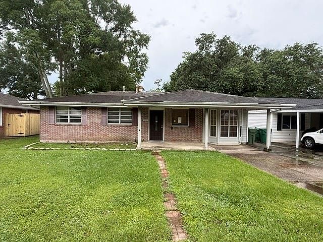 1st image of 383 Hickory Dr