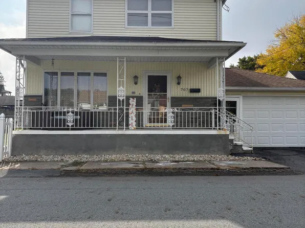 707 Hickory St, Peckville, PA 18452