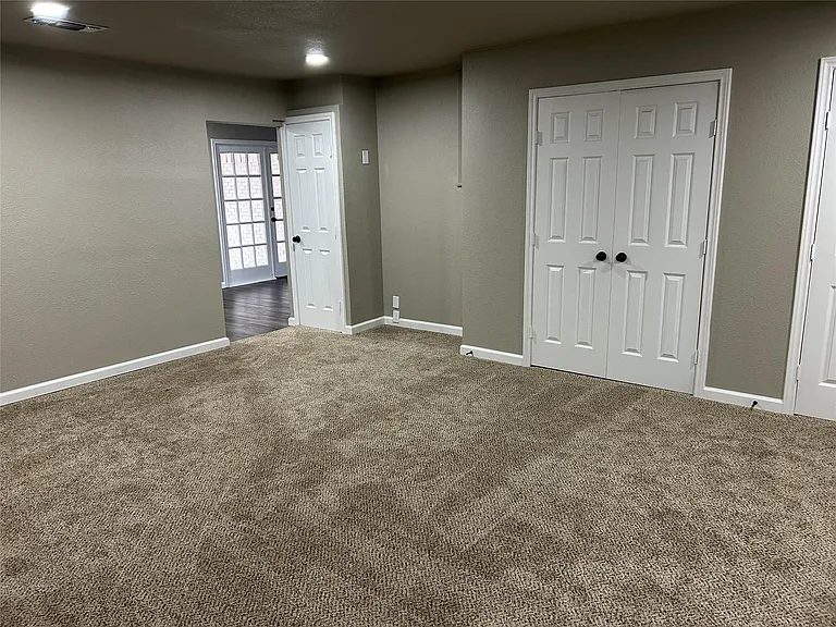 220 N Bernice Dr — Photo 25