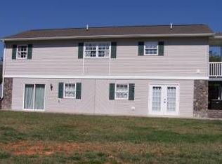 1650 Skyway Dr, Moneta, VA 24121