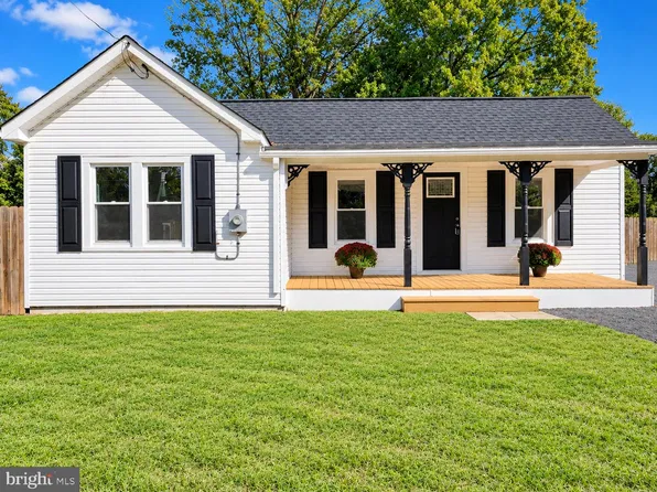 33 Poplar Ln, Indian Head, MD 20640