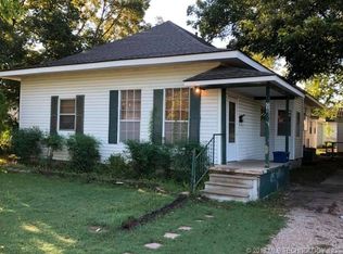 731 E 9th St, Ada, OK 74820