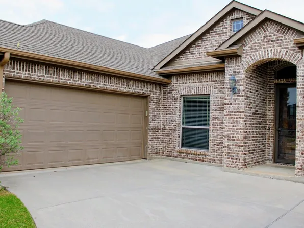 111 Cambridge St, Waxahachie, TX 75165