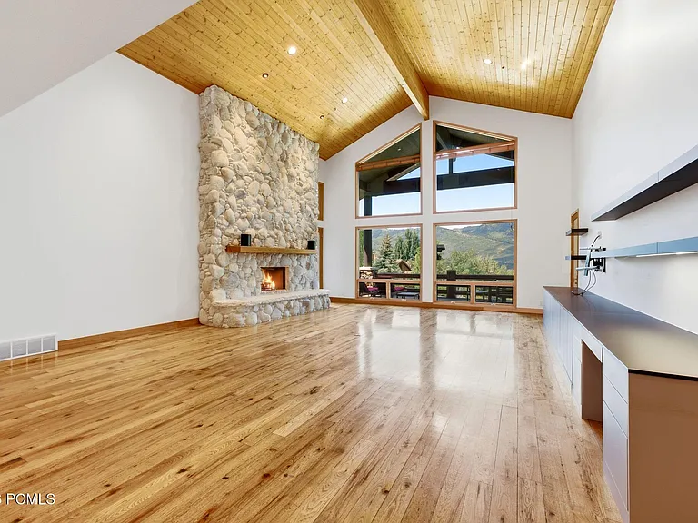 2505 Silver Cloud Dr — Photo 2