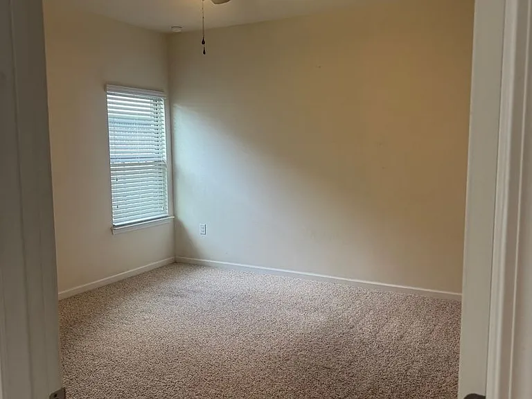 316 Merlin Ct — Photo 31