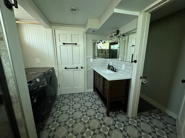 7602 Corby Cir — Photo 22