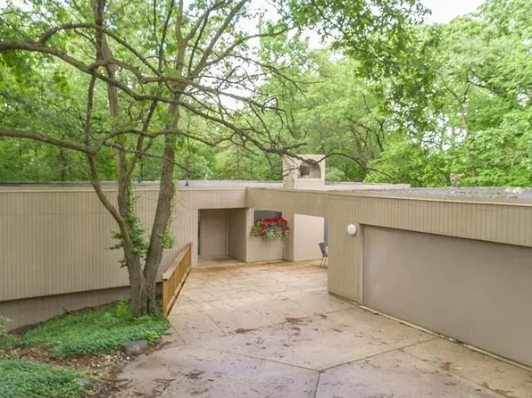 204 Westbend Cir, Ames, IA 50014