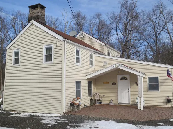 99 Lindbergh Rd, Hopewell, NJ 08525