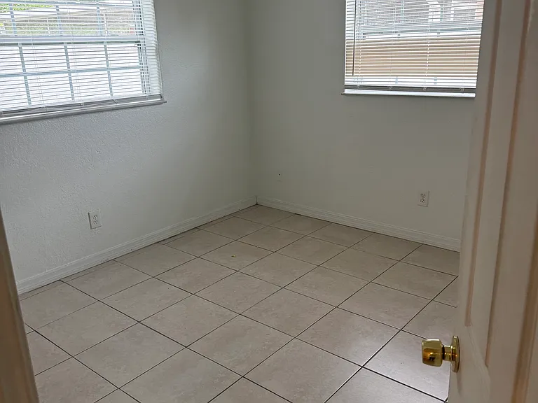 3009 W Beach St — Photo 10