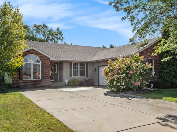 10837 Maloian Dr, Saint John, IN 46373