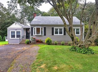 230 Pilgrim Pl, Bridgeport, CT 06610