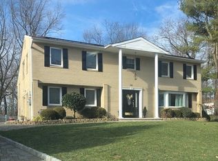 136 Penn Ct, Orangeburg, NY 10962