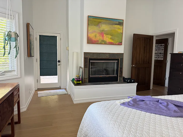 1740 Mathews Ave — Photo 14