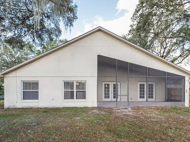 502 Valencia Place Cir — Photo 15