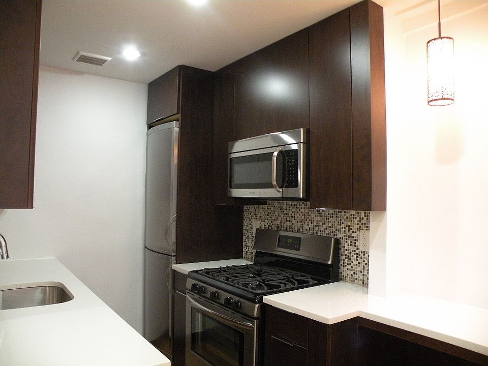 1st image of 13235 Sanford Ave APT 1O