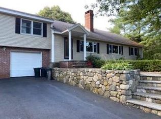 18 Winsor Ln, Topsfield, MA 01983