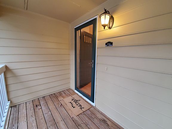 3rd image of 3960 Riverlook Pkwy SE Unit 211