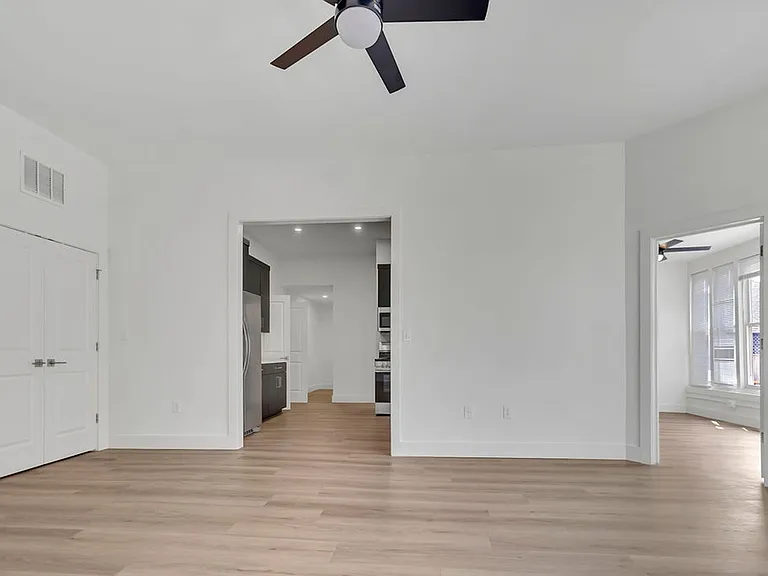 626 N College Ave — Photo 28