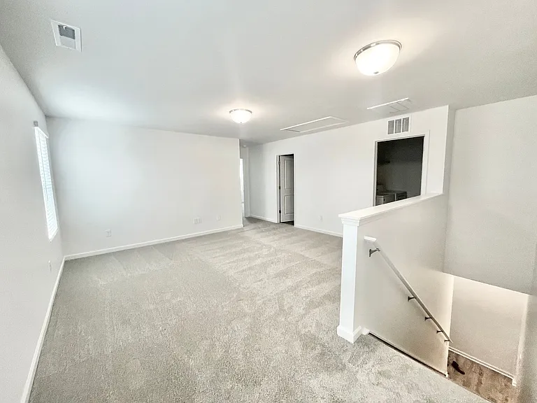 121 Gaelic Dr — Photo 9