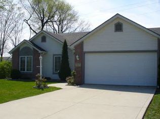 427 Chesterton Trl, Fort Wayne, IN