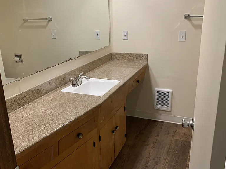 5255-5319 SW Scholls Ferry Rd #5317 — Photo 6