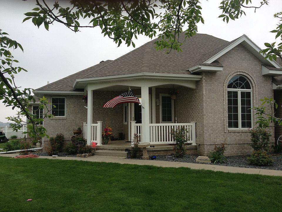 1st image of 810 Brooke Dr