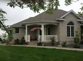 810 Brooke Dr, Wayne, NE 68787