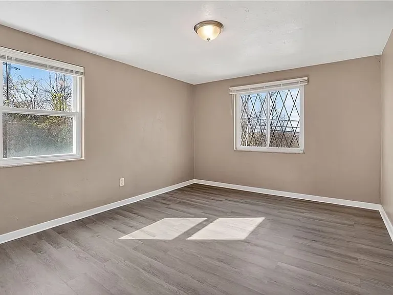 8030 Lincoln Rd — Photo 11