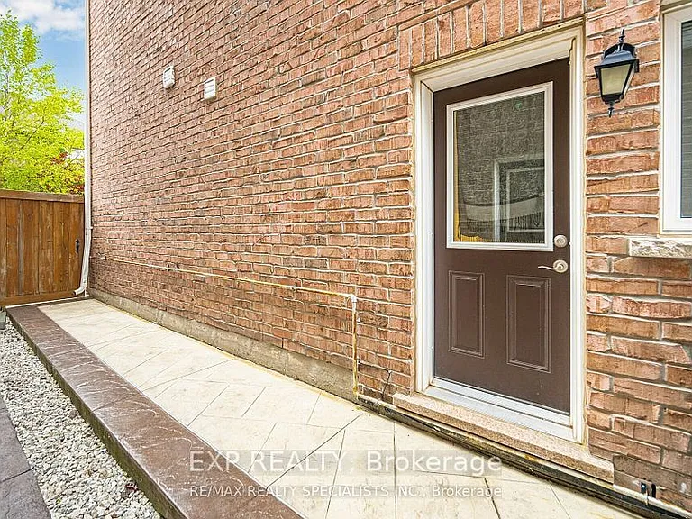 448 Dougall Ave #MAIN — Photo 21