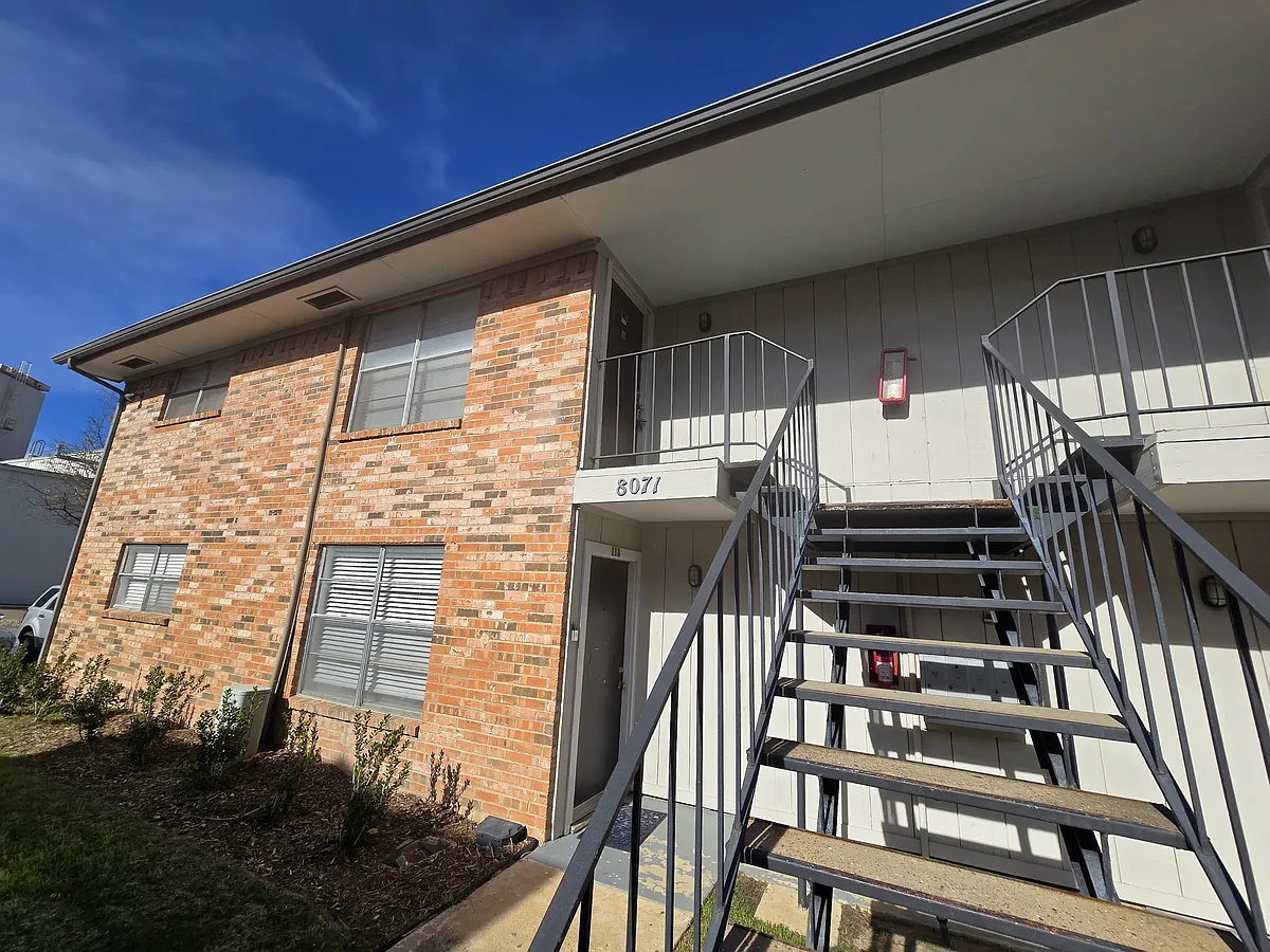 Building Photo - 8071 Meadow Park Pl #1