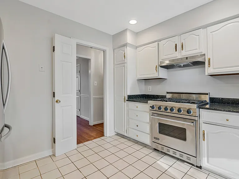1215 Delta Glen Ct — Photo 20