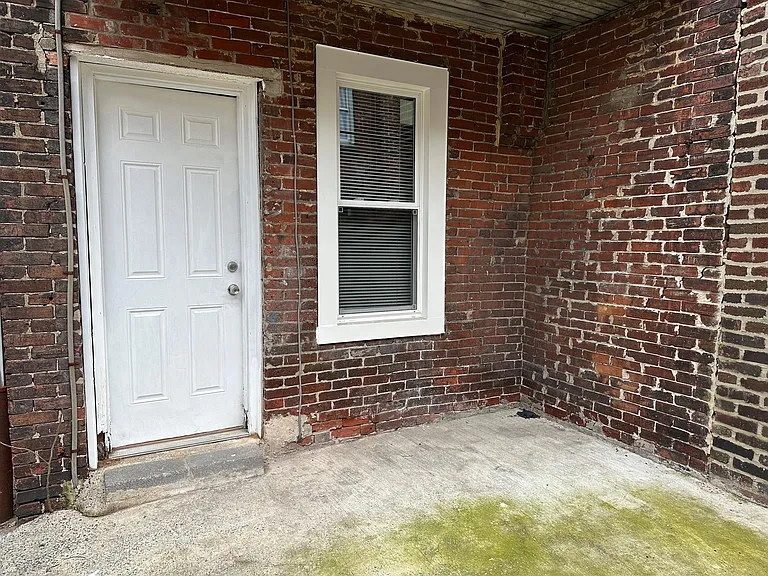 1528 S Hollywood St — Photo 28