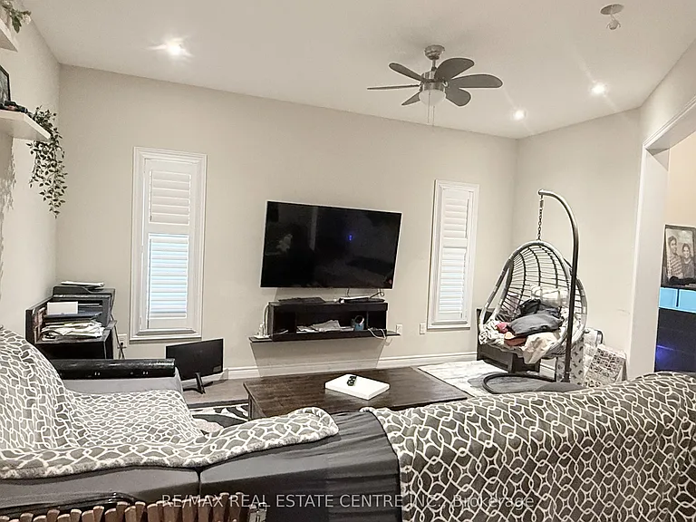 110 Rivertrail Ave — Photo 4