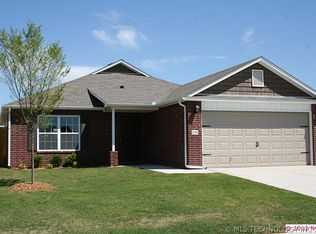 4676 E 148th St, Bixby, OK 74008