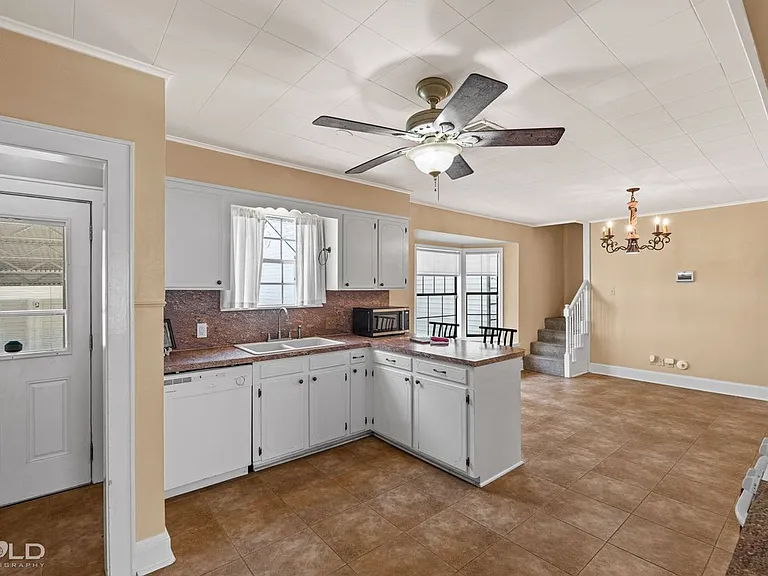 266 Carrollton Ave — Photo 19