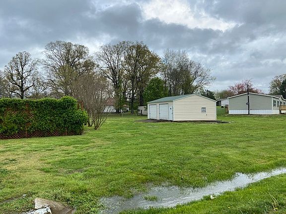 3rd image of 30 Howell Dr