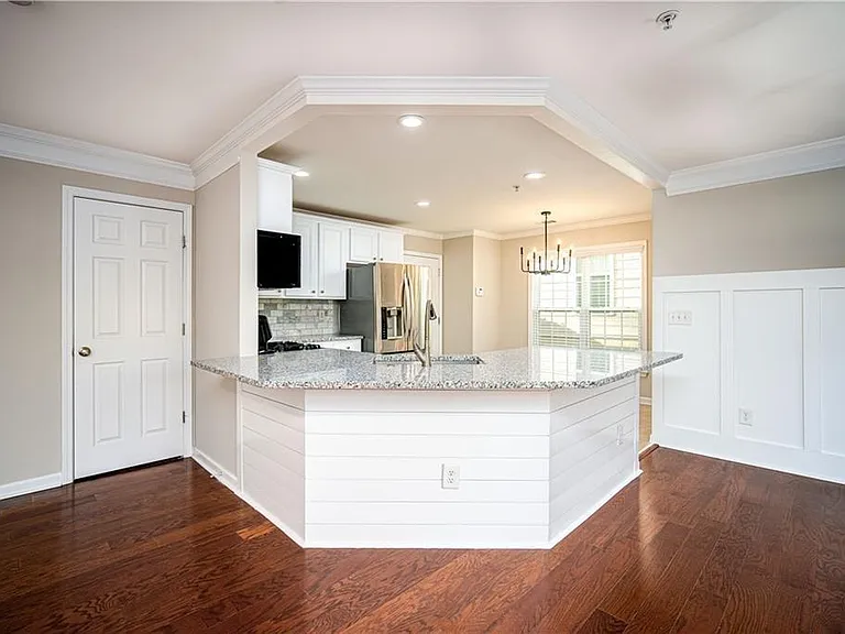 265 Balaban Cir — Photo 10